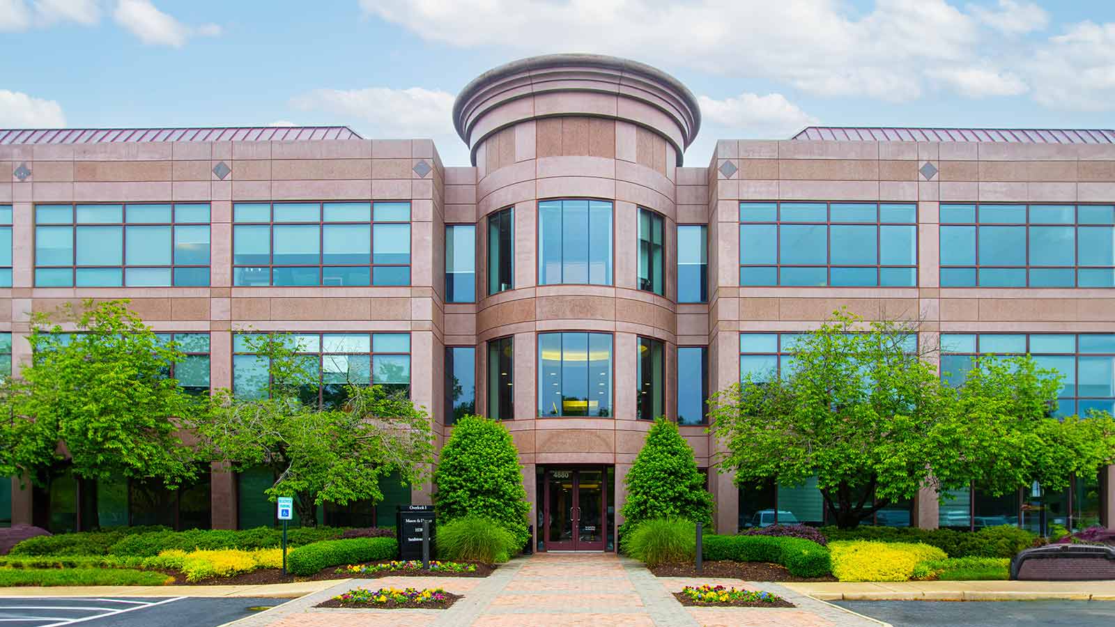 The outside of the Mental Health Richmond VA building.